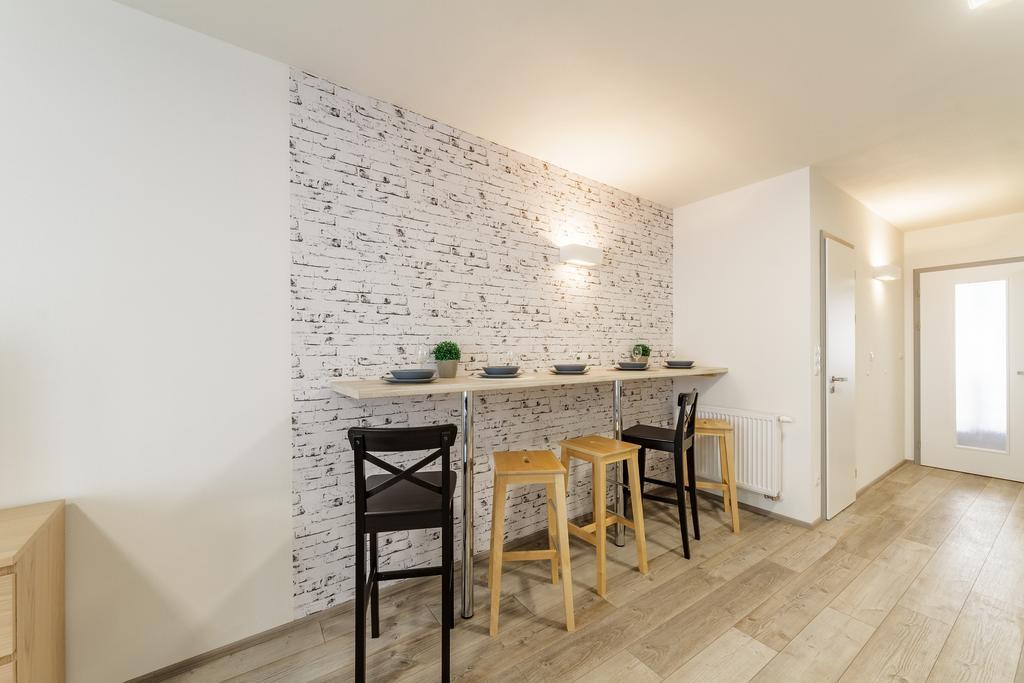Downtown Royal Apartments Ceske Budejovice Esterno foto