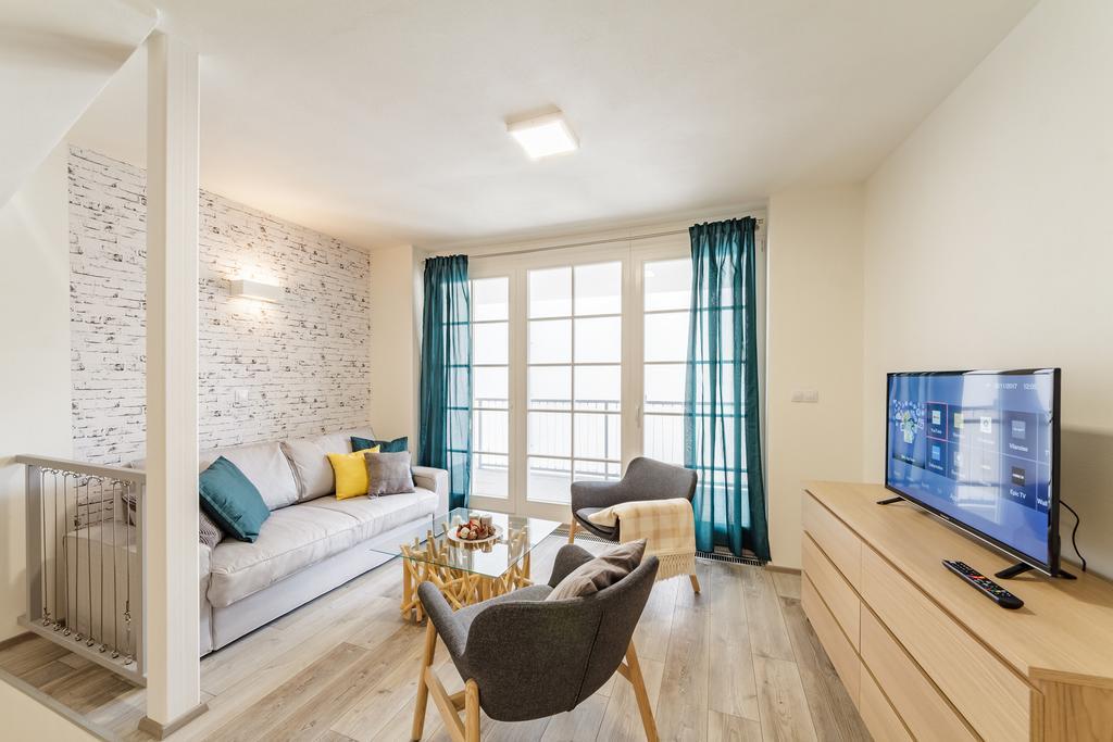 Downtown Royal Apartments Ceske Budejovice Esterno foto